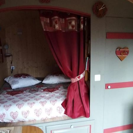 Roulotte Romantique Avec Piscine En Cevennes Monteils (Gard) Екстер'єр фото